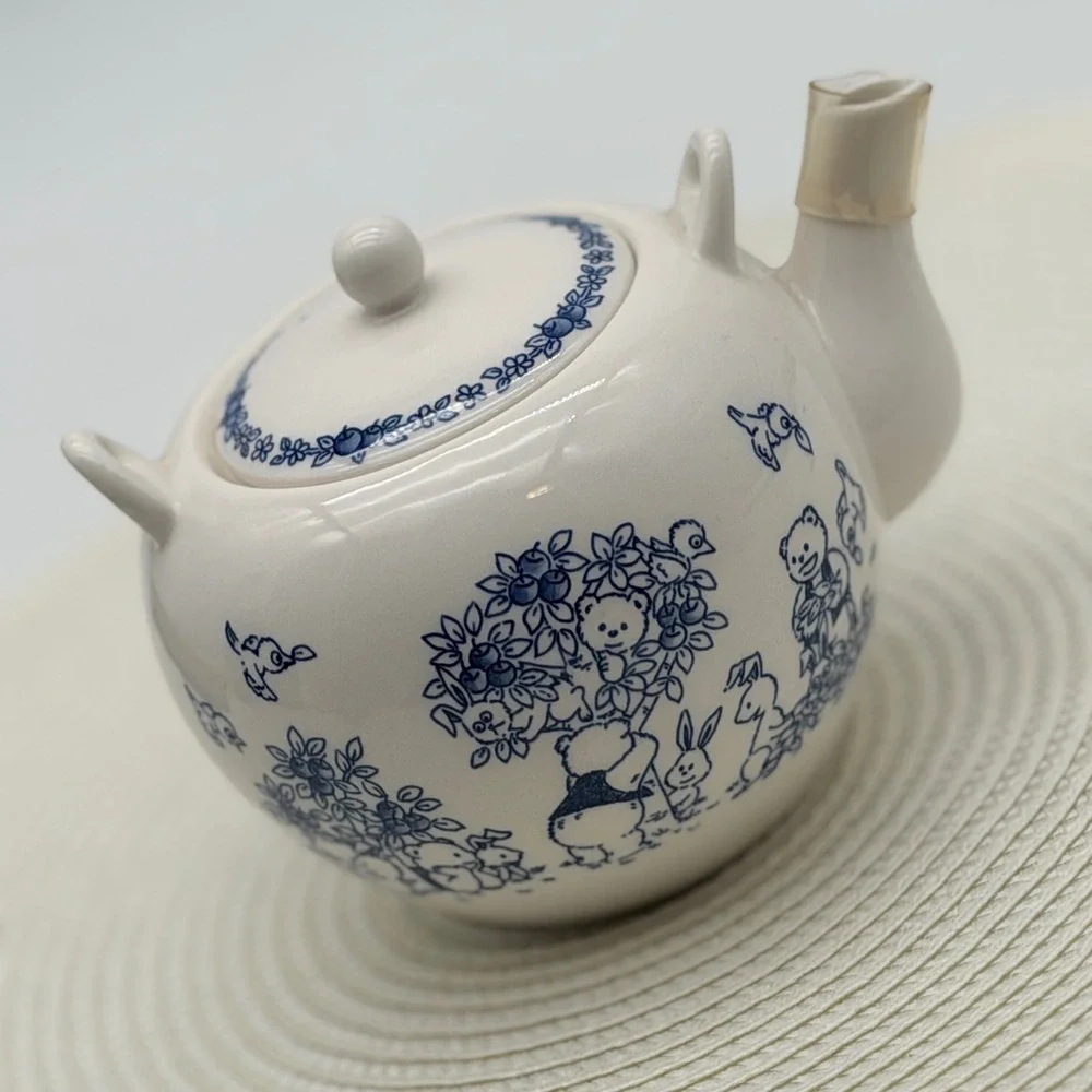 Vintage Style Blue and White Bear Forest Ceramic Teapot with Lid Kawaii Nikko